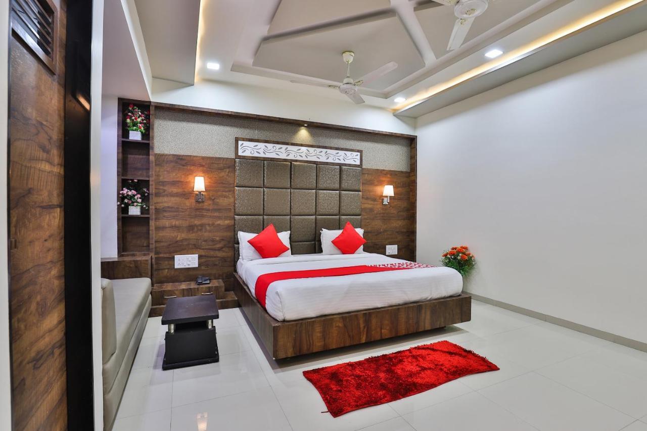Collection O 7557 Hotel Shiv Kunj Exotica Naroda Ngoại thất bức ảnh