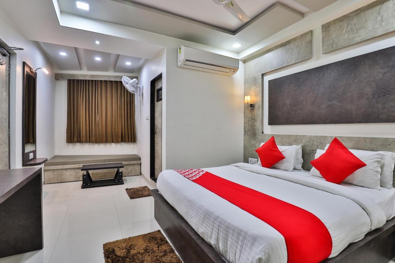 Collection O 7557 Hotel Shiv Kunj Exotica Naroda Ngoại thất bức ảnh
