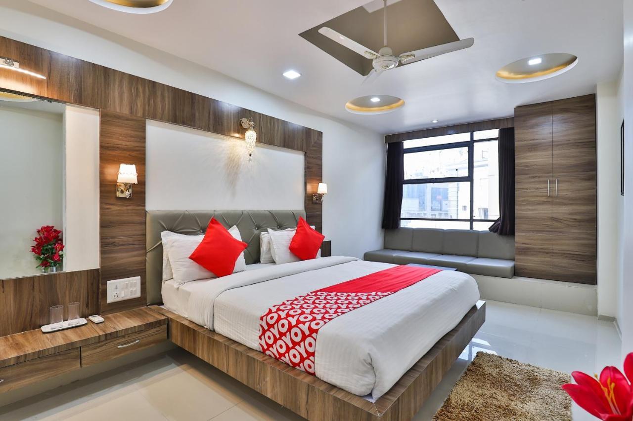 Collection O 7557 Hotel Shiv Kunj Exotica Naroda Ngoại thất bức ảnh