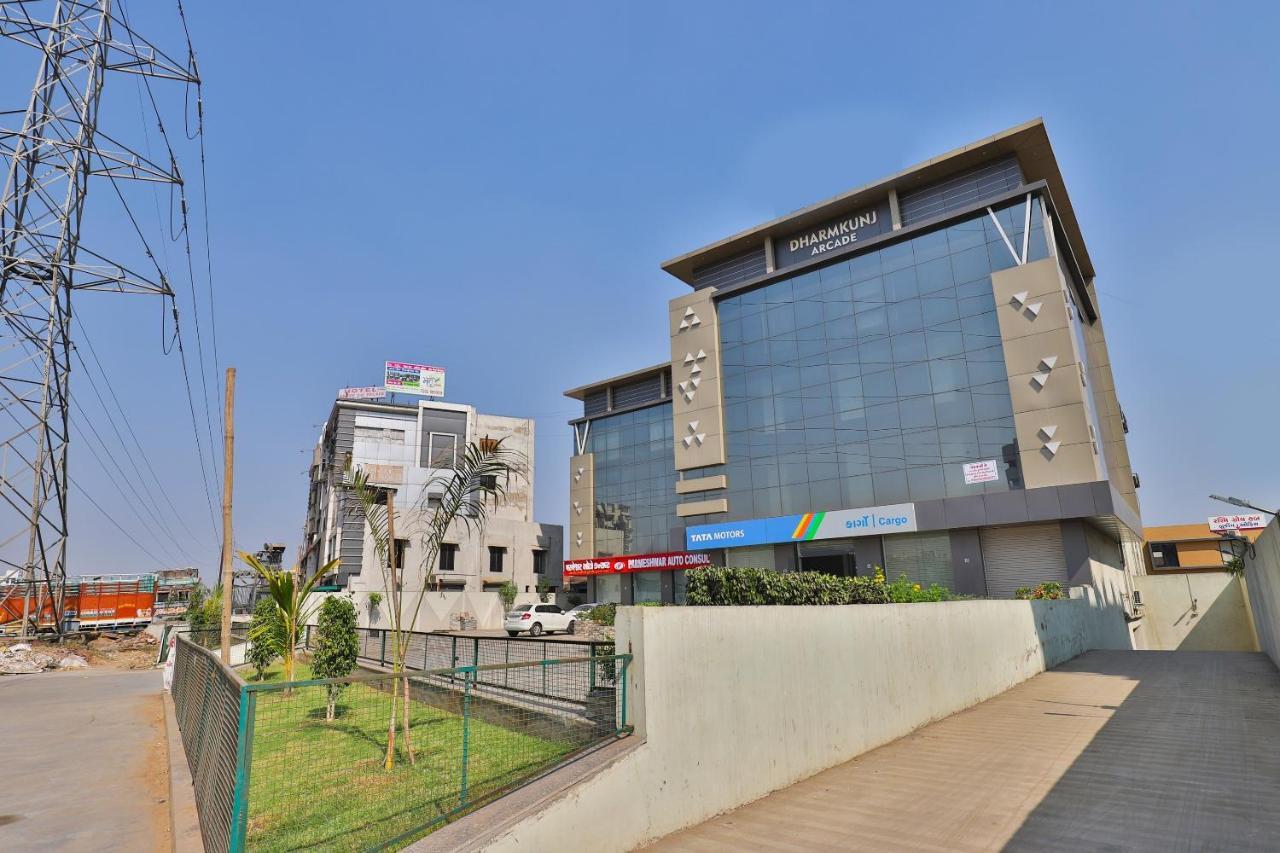 Collection O 7557 Hotel Shiv Kunj Exotica Naroda Ngoại thất bức ảnh