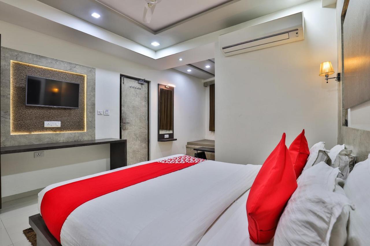 Collection O 7557 Hotel Shiv Kunj Exotica Naroda Ngoại thất bức ảnh