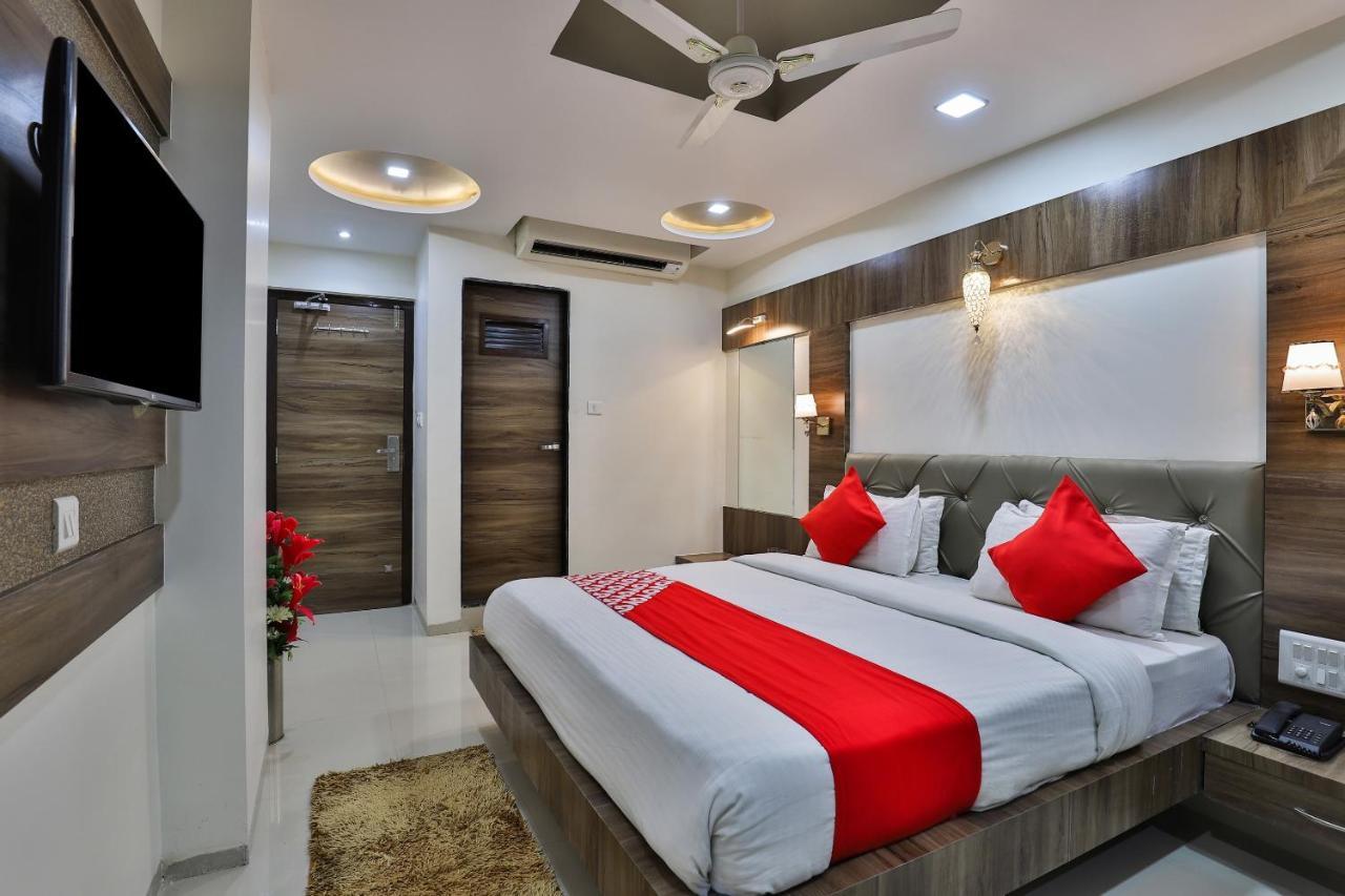 Collection O 7557 Hotel Shiv Kunj Exotica Naroda Ngoại thất bức ảnh